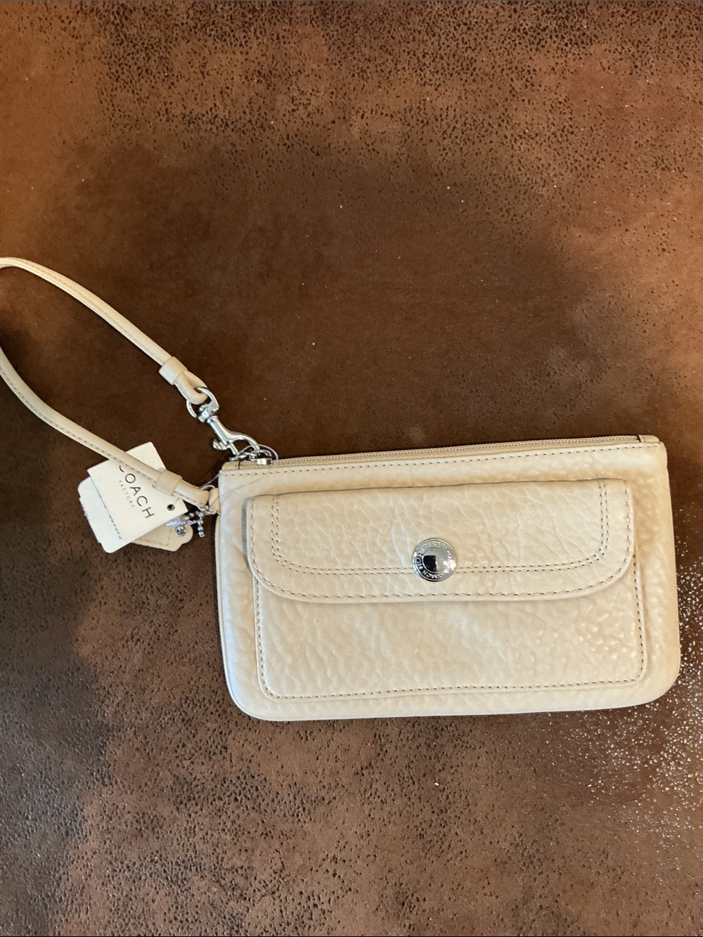 NWT 🌷Vintage Y2K Coach Black Pebbled Leather Hamilton Large Wristlet F42126 - Picture 7 of 9